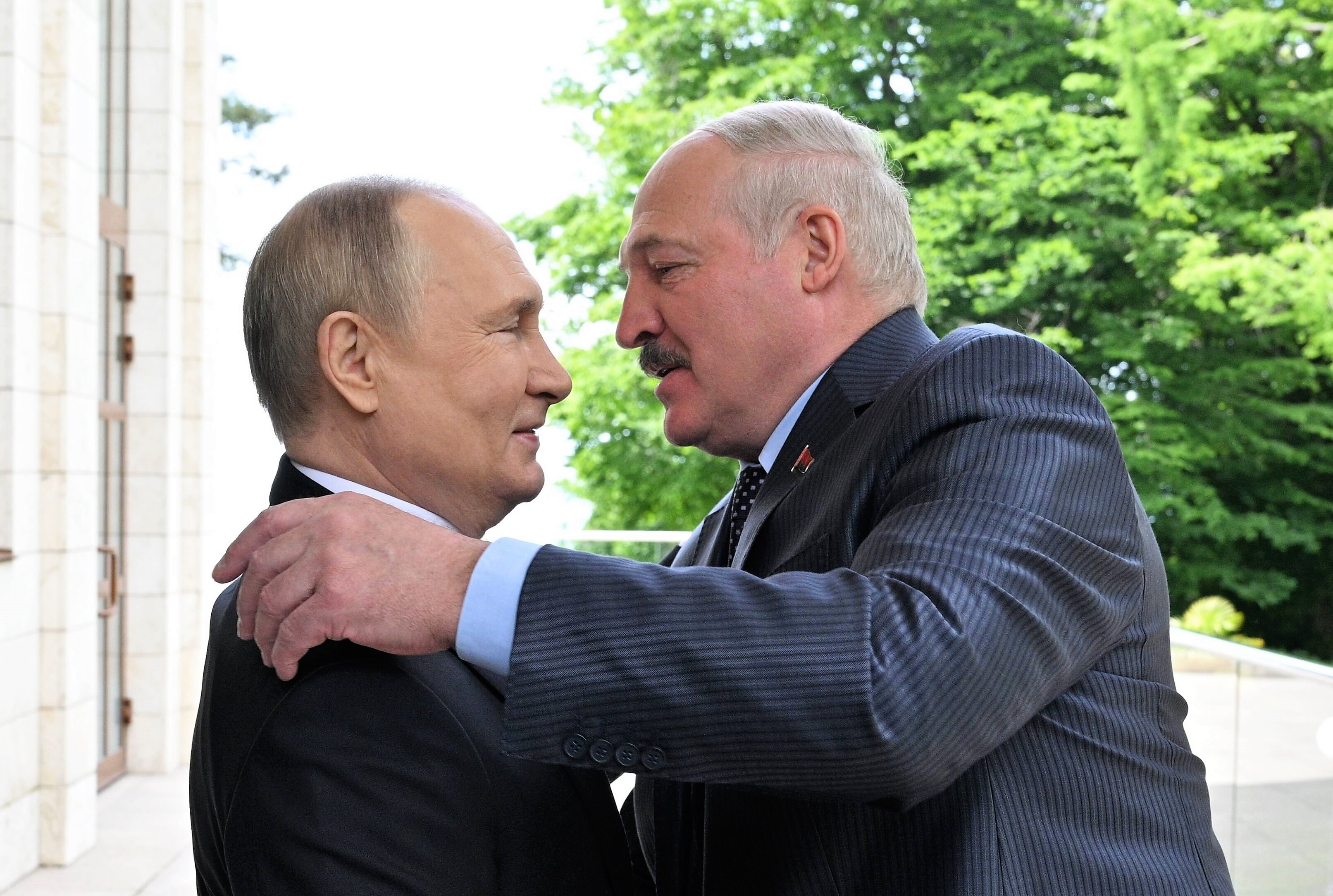 Verstärkung für Putin! Belarussische Armee zieht nahe der Grenze zu Polen und der Ukraine Truppen zusammen!