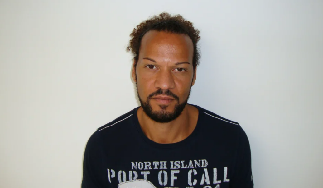 Polizei warnt die Bevölkerung! Straftäter aus Psycho-Knast ausgebrochen - Häftling nicht ansprechen!