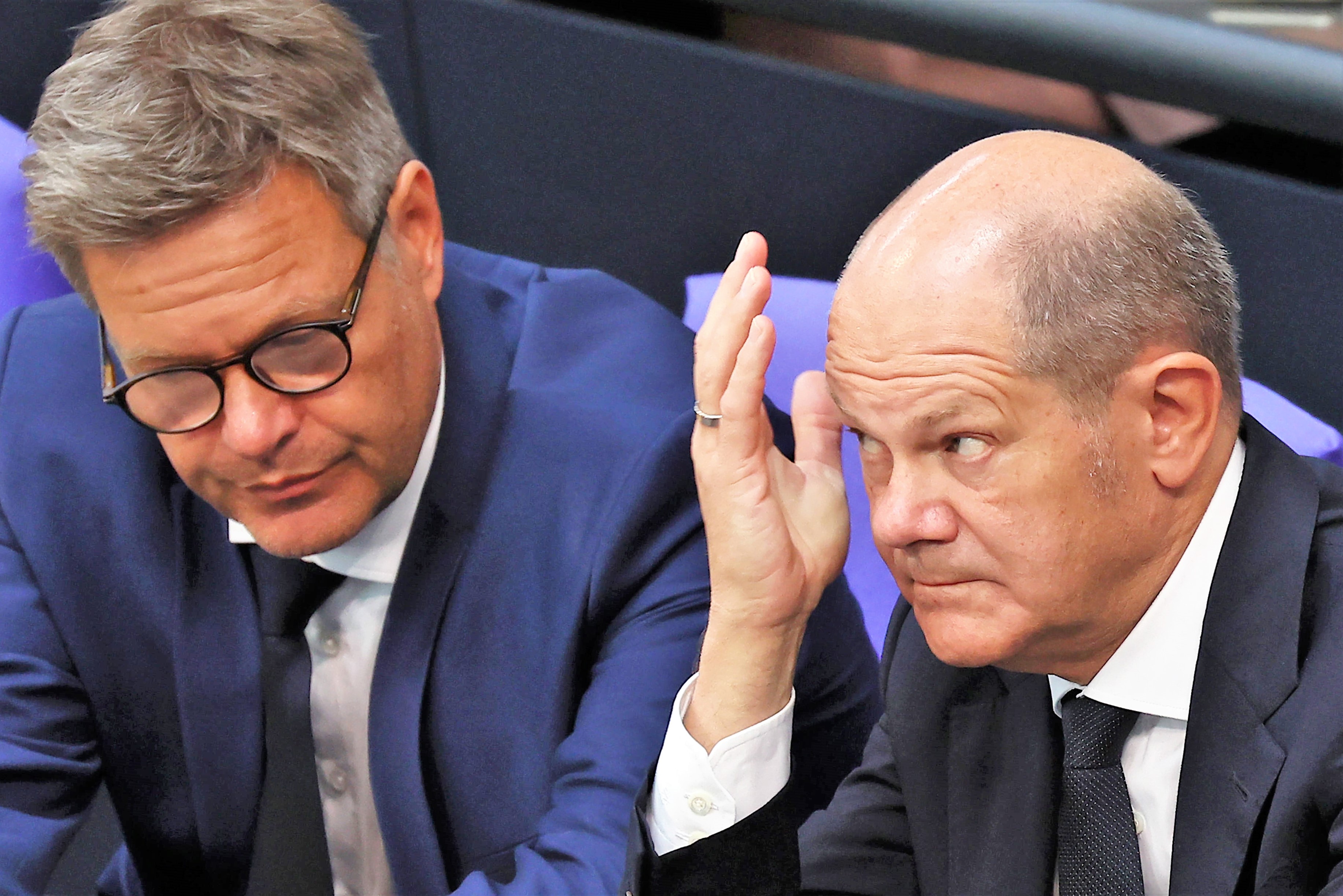 Strom-Hammer! Bundesregierung verscherbelt unsere Energie mit Verlust ins Ausland - und wir zahlen drauf!