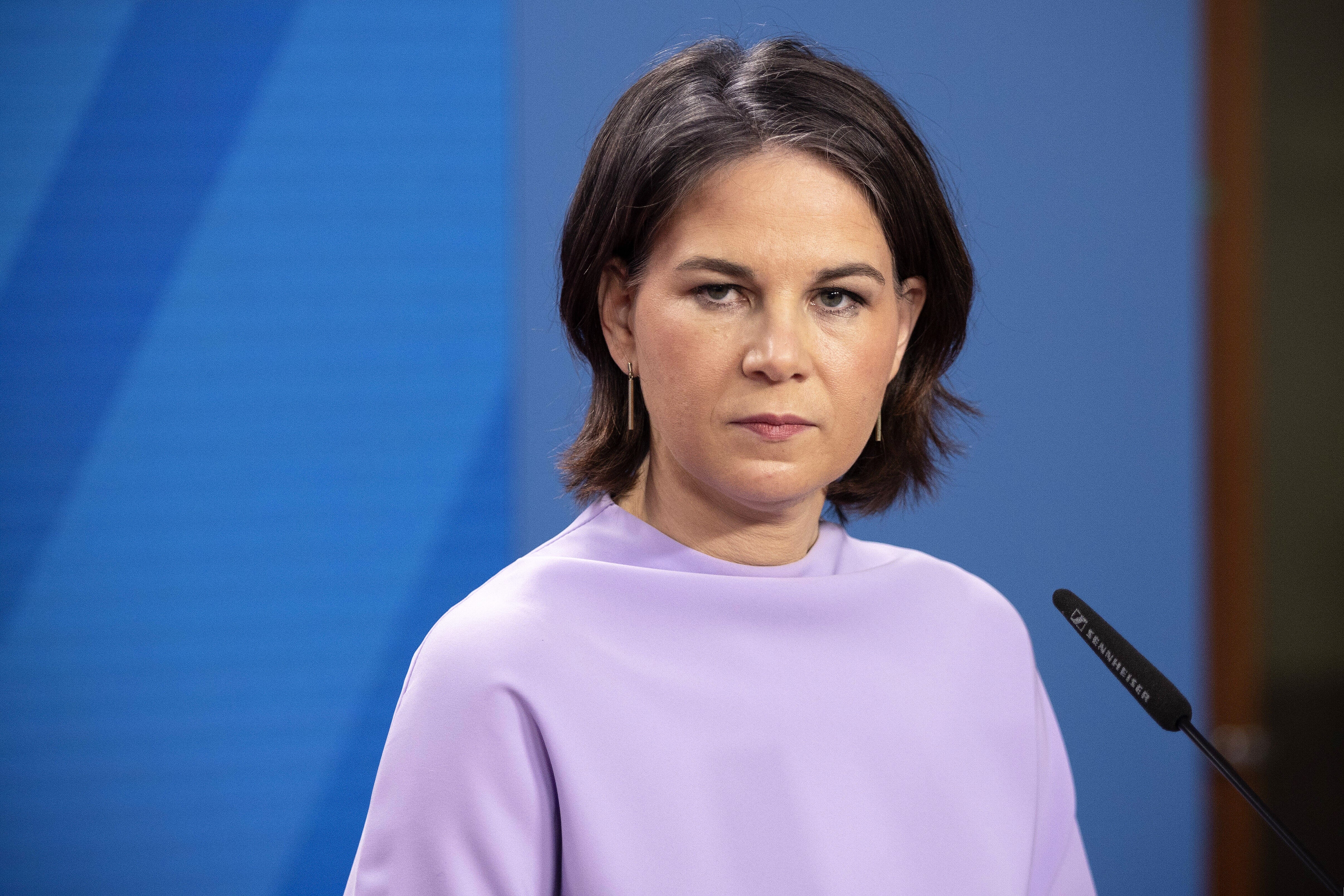 Schock-Umfrage für Annalena Baerbock - Absturz im Polit-Ranking, lassen die Deutschen die Außenministerin fallen?