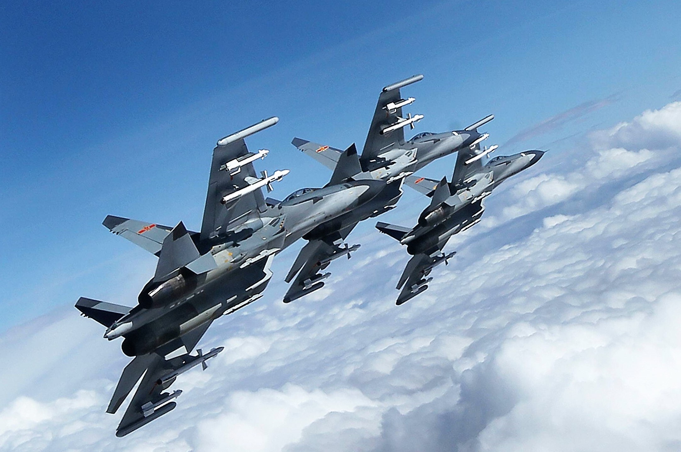 Chinesischer Kampfjet rückt US-Kampfflugzeug auf die Pelle - Reporter an Bord filmte alles mit