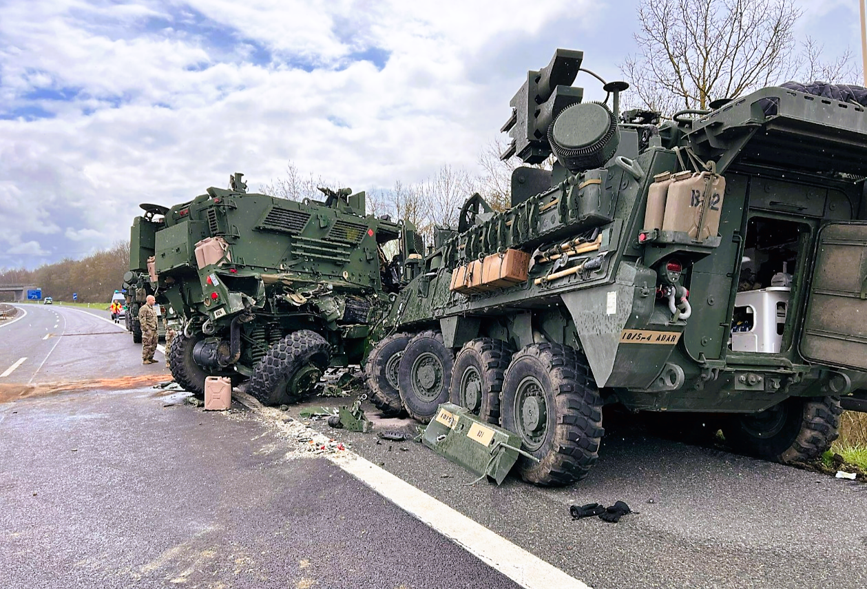 Militär-Konvoi verunglückt in Bayern! Mindestens 7 Verletzte! Mehrere Militärfahrzeuge auf Autobahn zerstört!