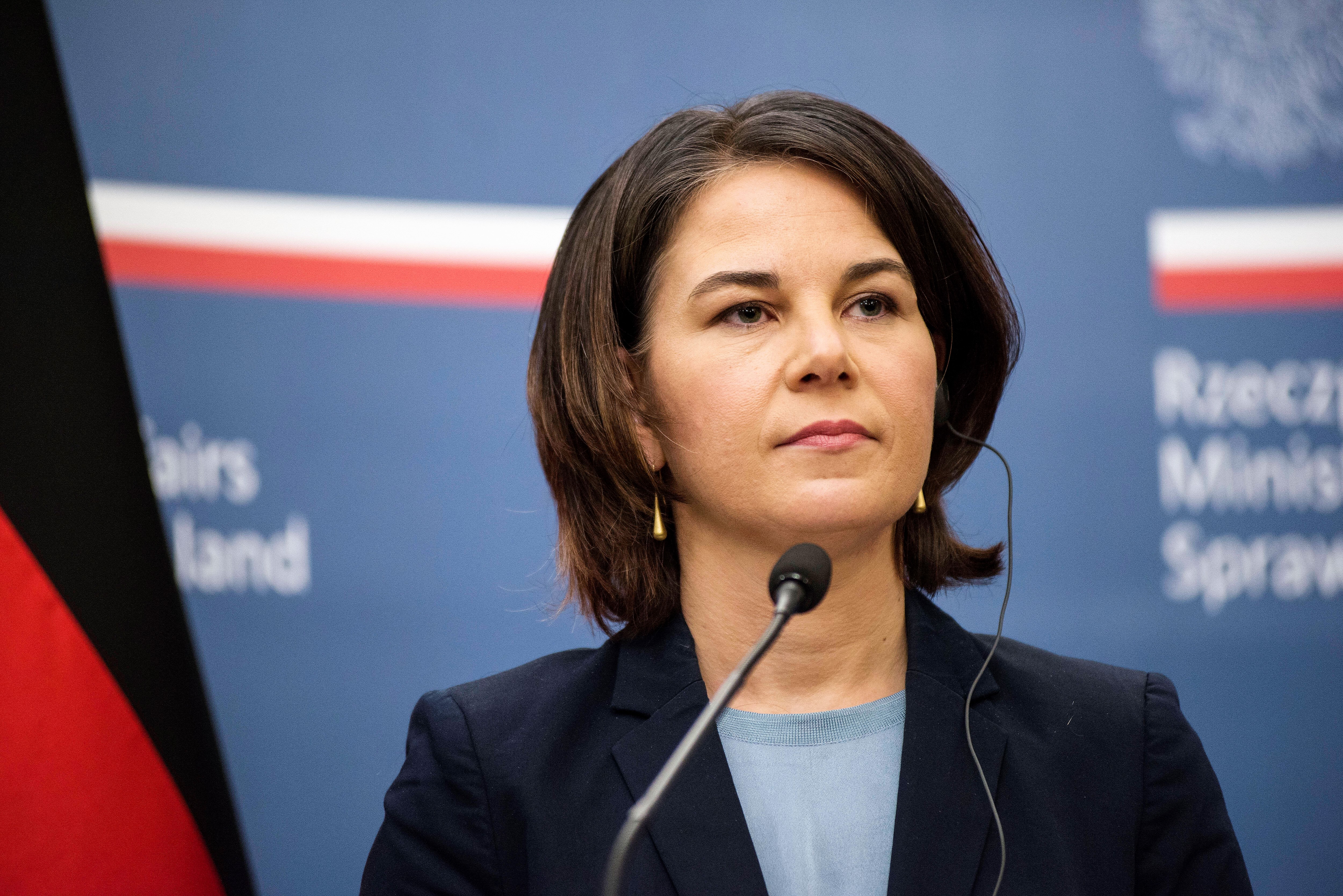 Mutige Baerbock greift Lawrow bei G-20 an! "Wir brauchen Frieden!"