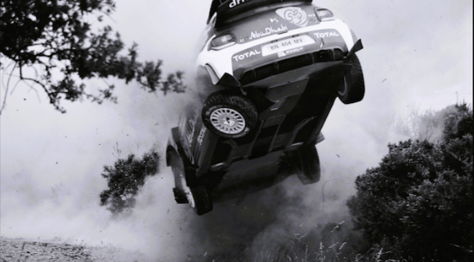 Auto rast bei Rennen in die Zuschauer - Einsatzkräfte melden 4 Todesopfer!