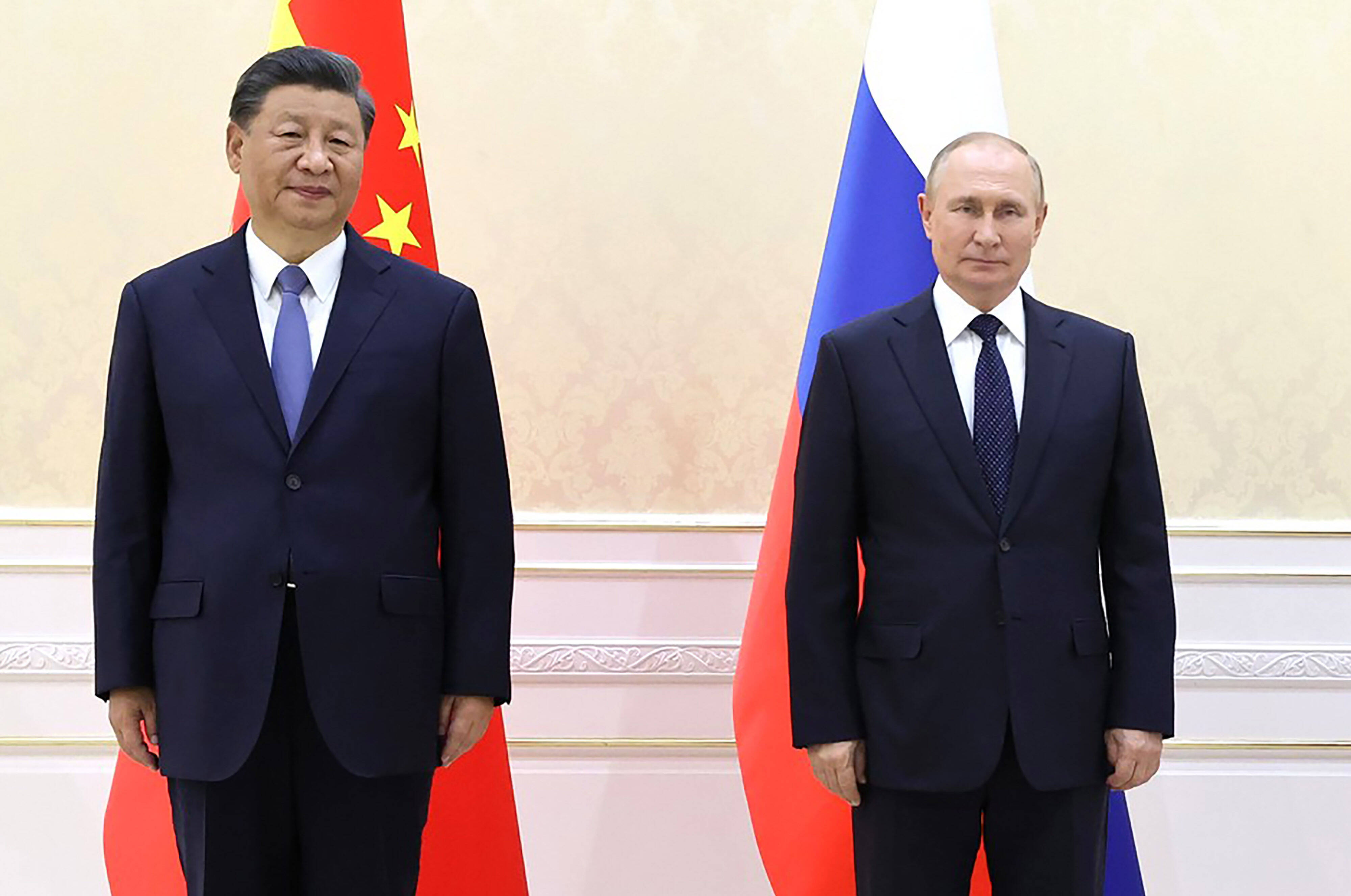 Peinlich für Putin! Russlands einziger Flugzeugträger zerfällt im Trockendock zu Schrott - Jetzt soll China helfen