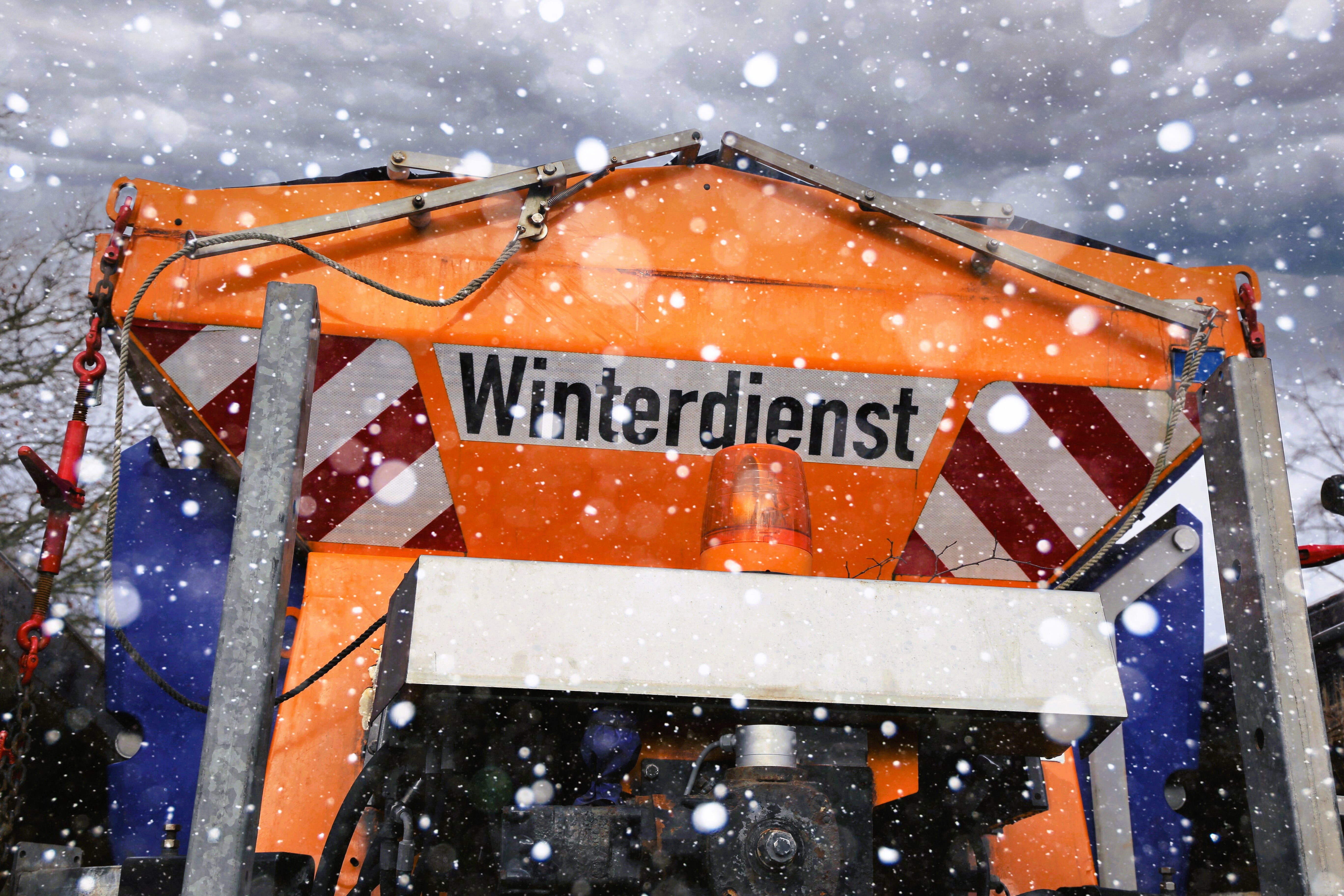Jetzt sogar Schneesturm-Alarm! Maskierte Kaltfront rollt auf Deutschland zu - Meteorologen erwarten kräftige Schneefälle!