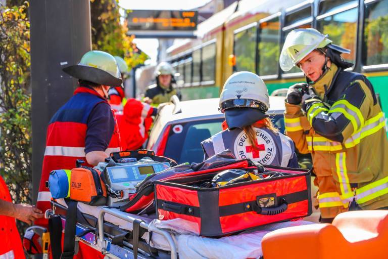 Reizgas-Angriff in U-Bahn! 18 Menschen verletzt - Angriff bei Fahrkartenkontrolle eskaliert!