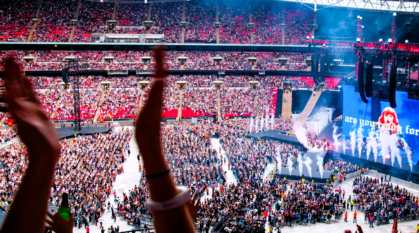 Fan stirbt auf Taylor Swift-Konzert- Drama um Konzertbesucherin (23)" Sie stirbt während der Show